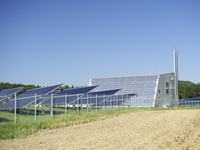 Kollektorfeld_Heizzentrale_solarcomplex_AG_72dpi