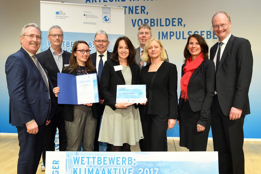 Auszeichnung des Landkreises zur 'Klimaaktiven Kommune' 2017 (Foto: Difu/ Peter Himsel).