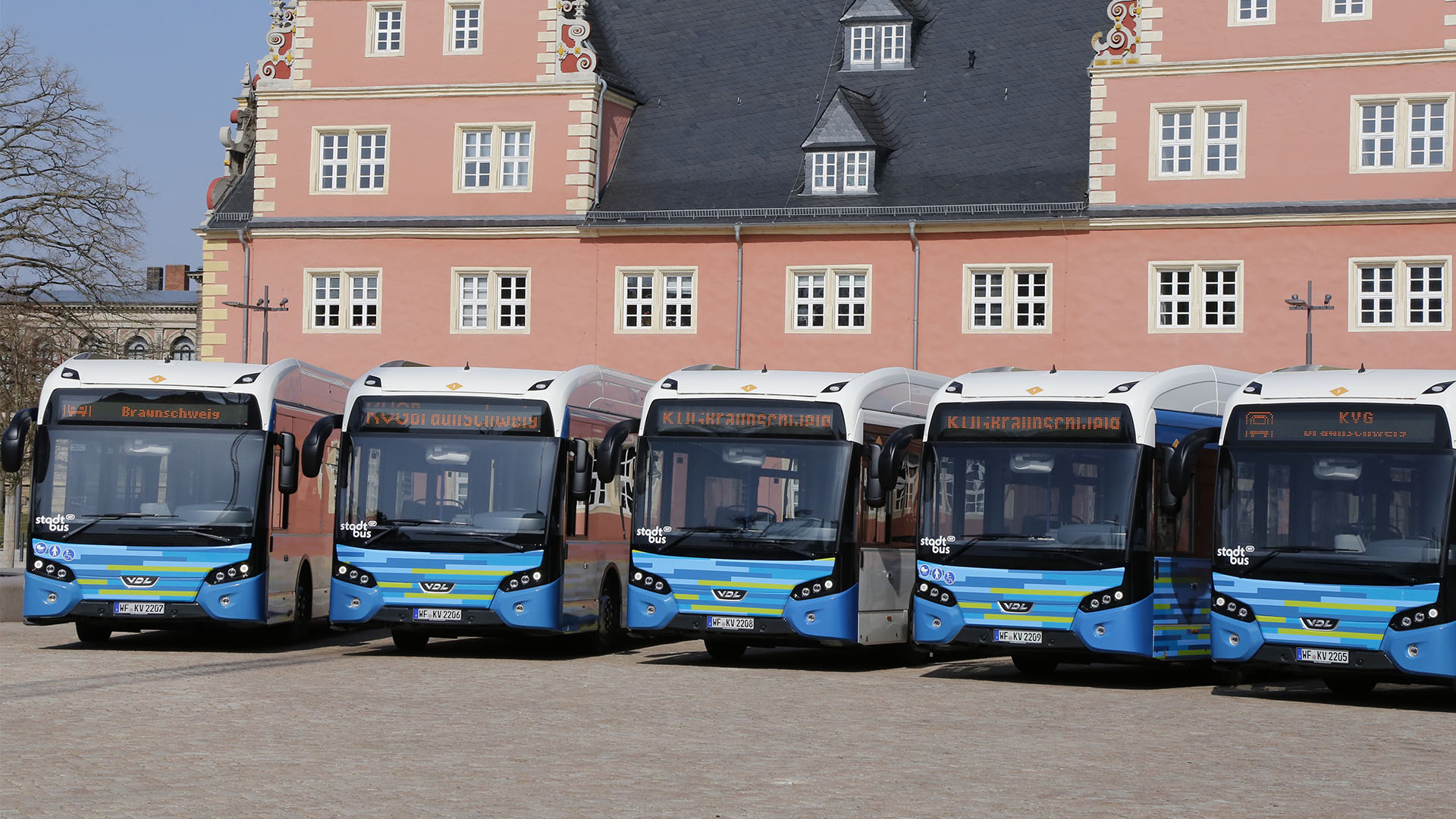 Neue E-Stadtbusse die Kommune (Foto-Stadt Wolfenbuettel Christian Bierwagen/ Thorsten Raedlein).