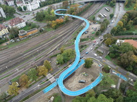Luftaufnahme Fahrradbruecke mit Kreisel